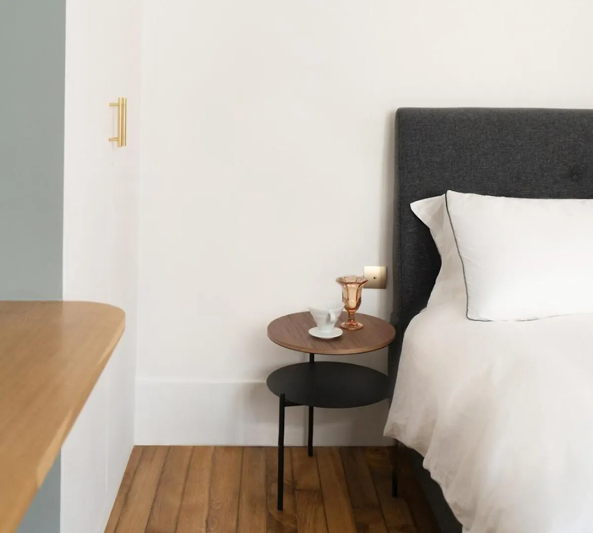 Minimalist Haussmannian Paris 11 Apartment