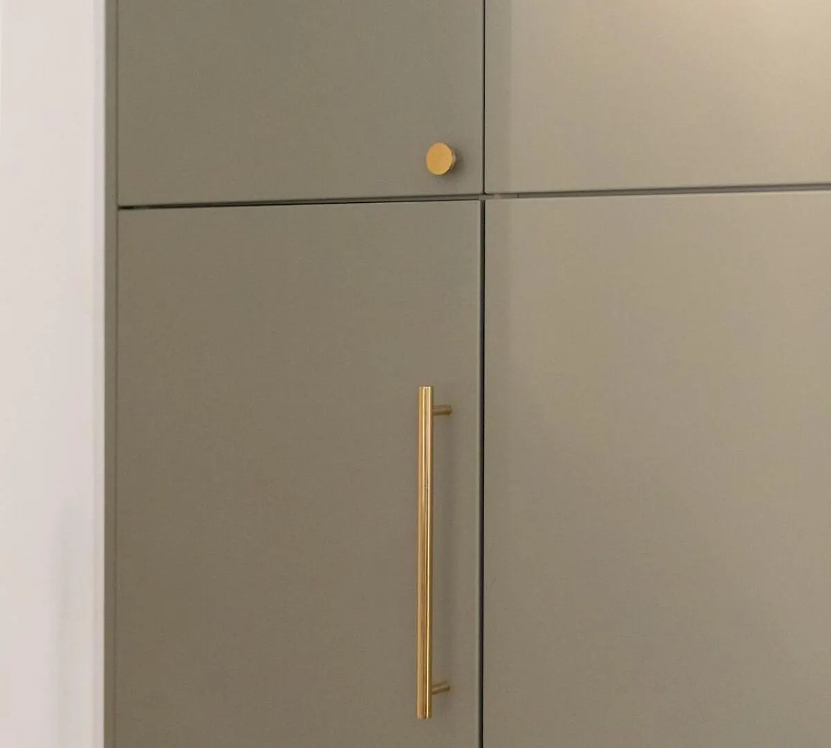 Minimalist Haussmannian Paris 11 Apartment
