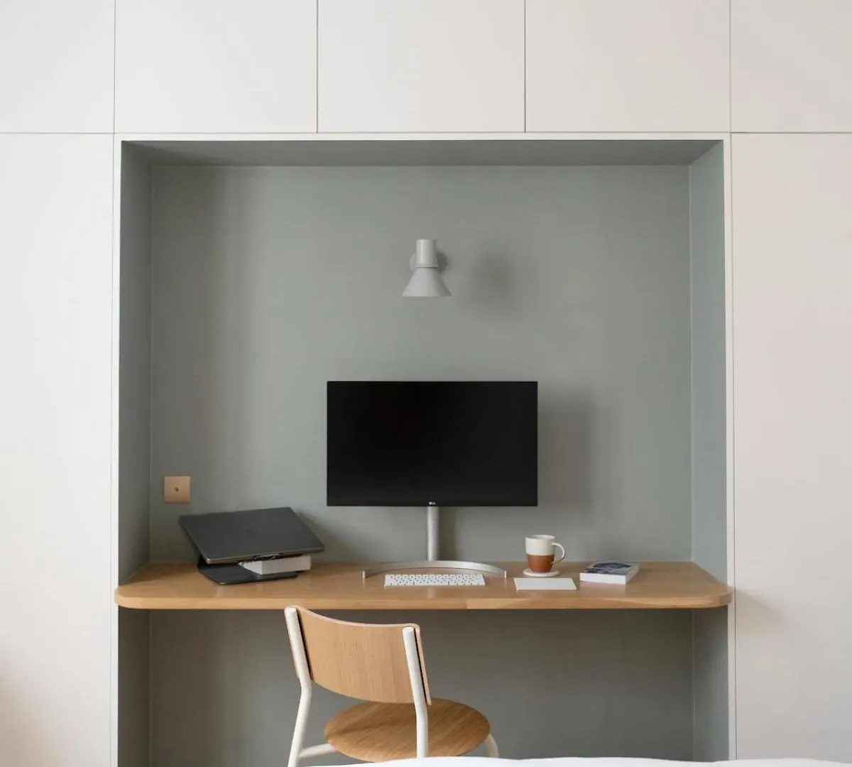 Minimalist Haussmannian Paris 11 Apartment