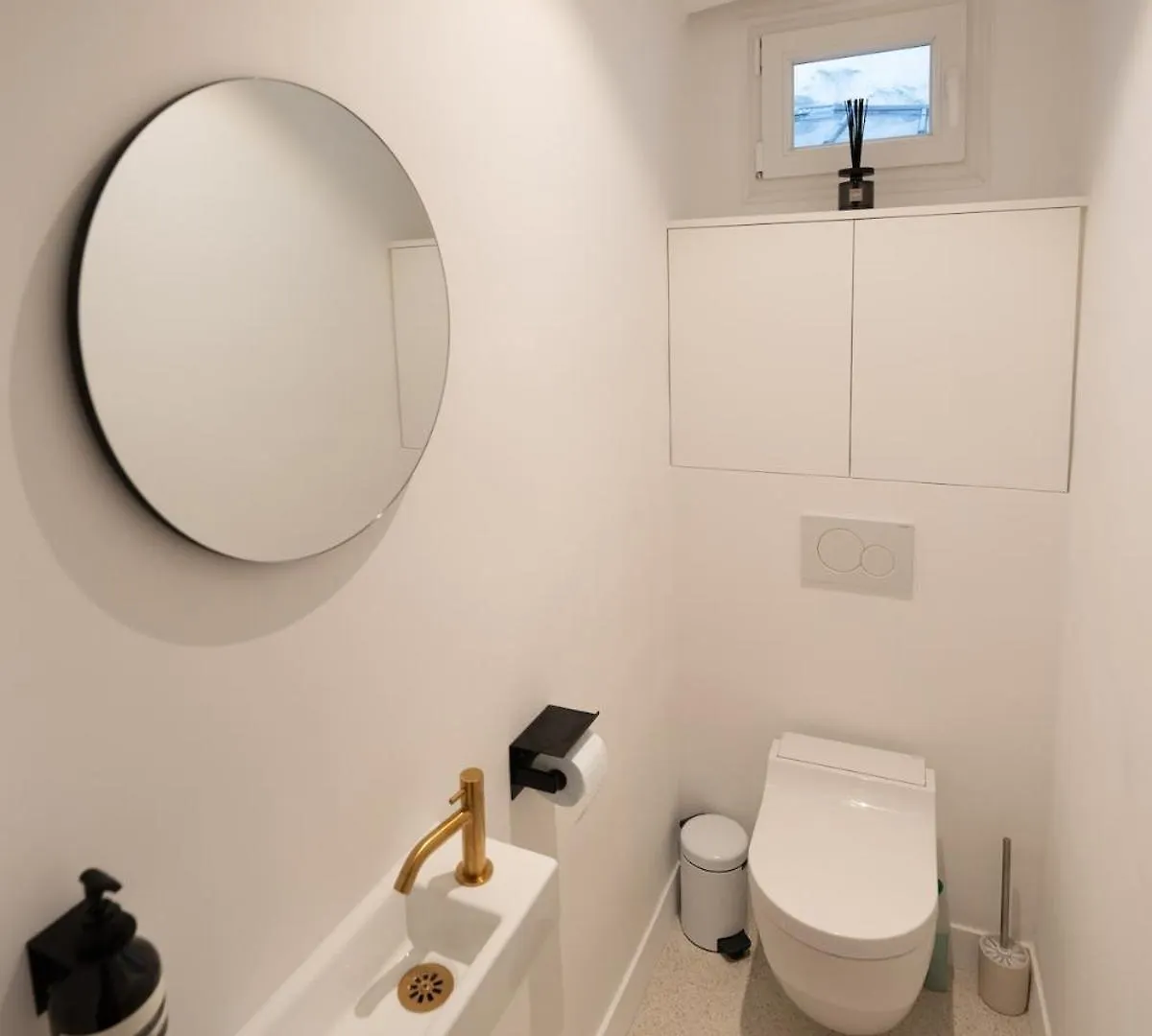 Minimalist Haussmannian Paris 11 Apartment 0*,