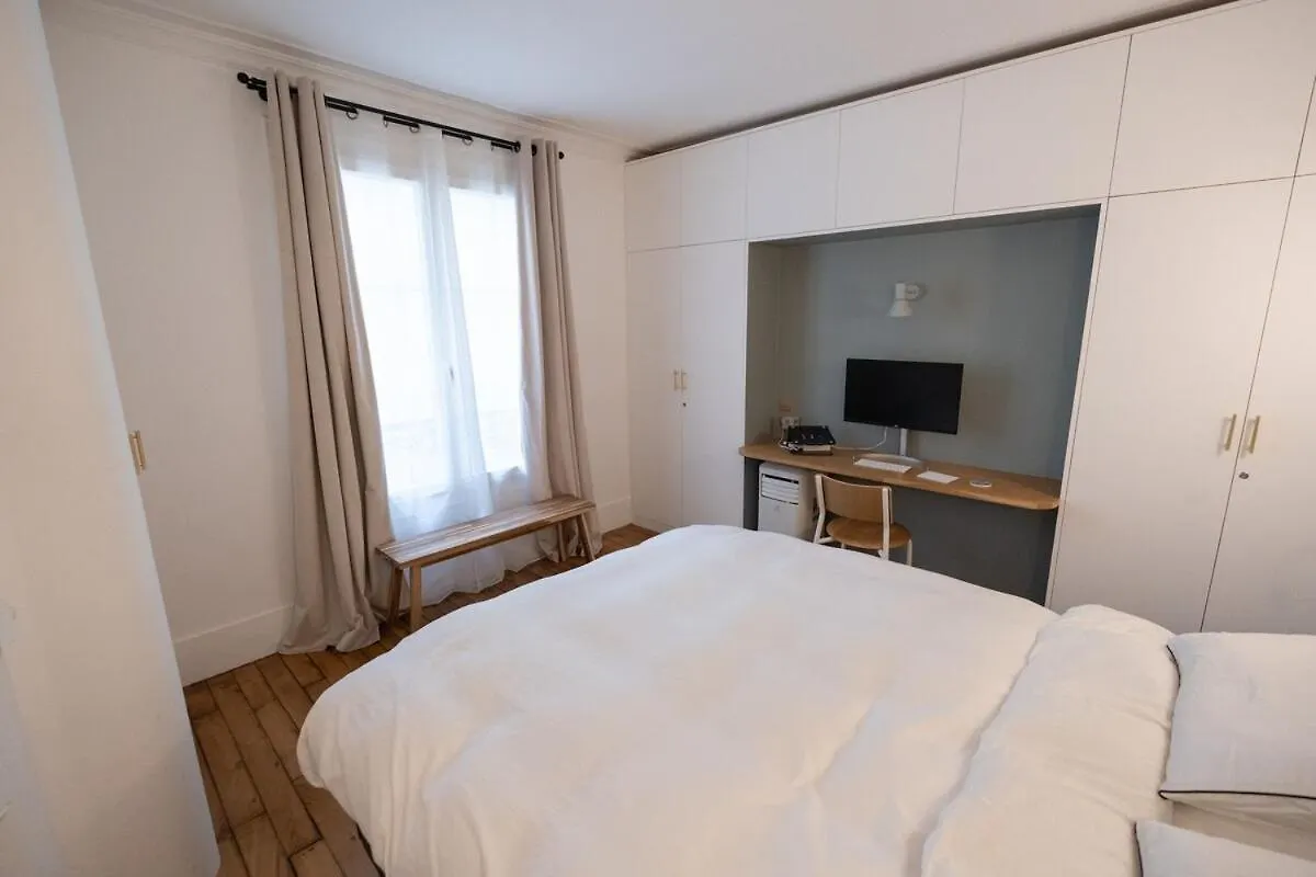 Minimalist Haussmannian Paris 11 Apartment