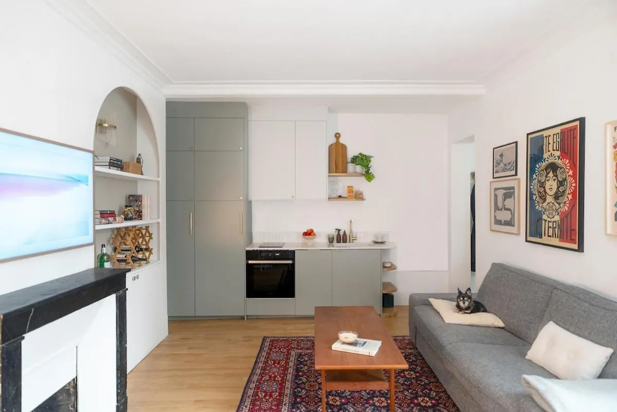 Minimalist Haussmannian Paris 11 Apartment